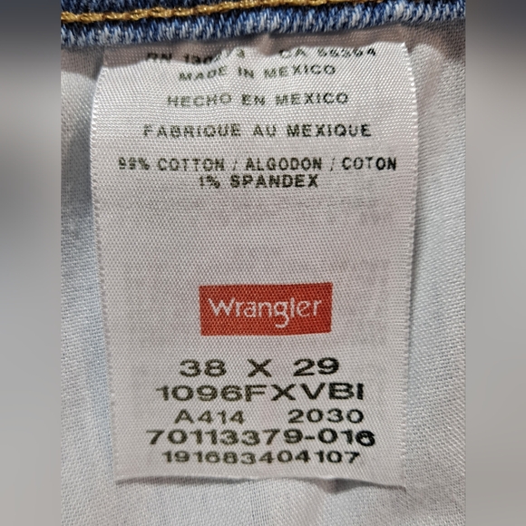 Wrangler Premium Quality Jeans Men's 38x29 Blue Stretch Denim Straight 5-Pocket - Picture 2 of 11